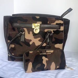 Micheal Kors Hamilton bag with wallet